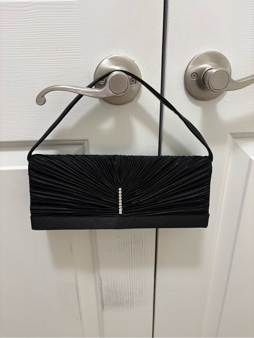 Elegant Black Evening Clutch with Rhinestone Accent